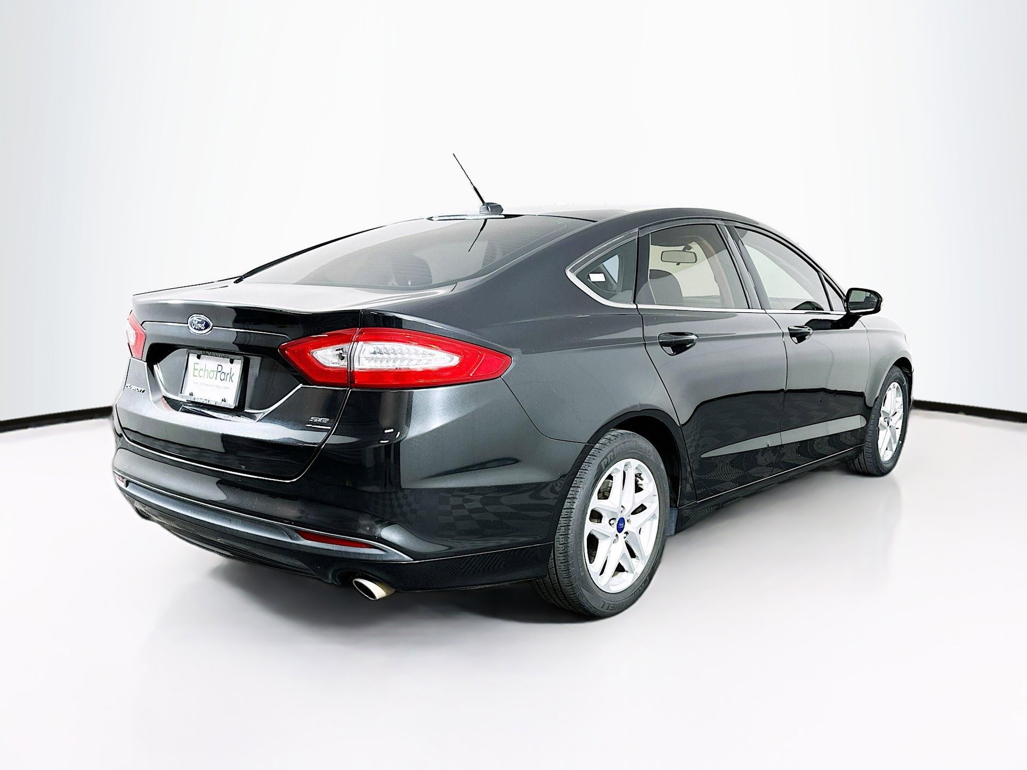 Used 2014 Ford Fusion SE image 9