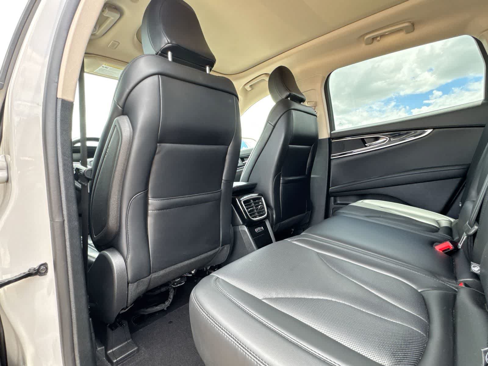 Used 2023 Lincoln Nautilus Reserve AWD/4WD image 18