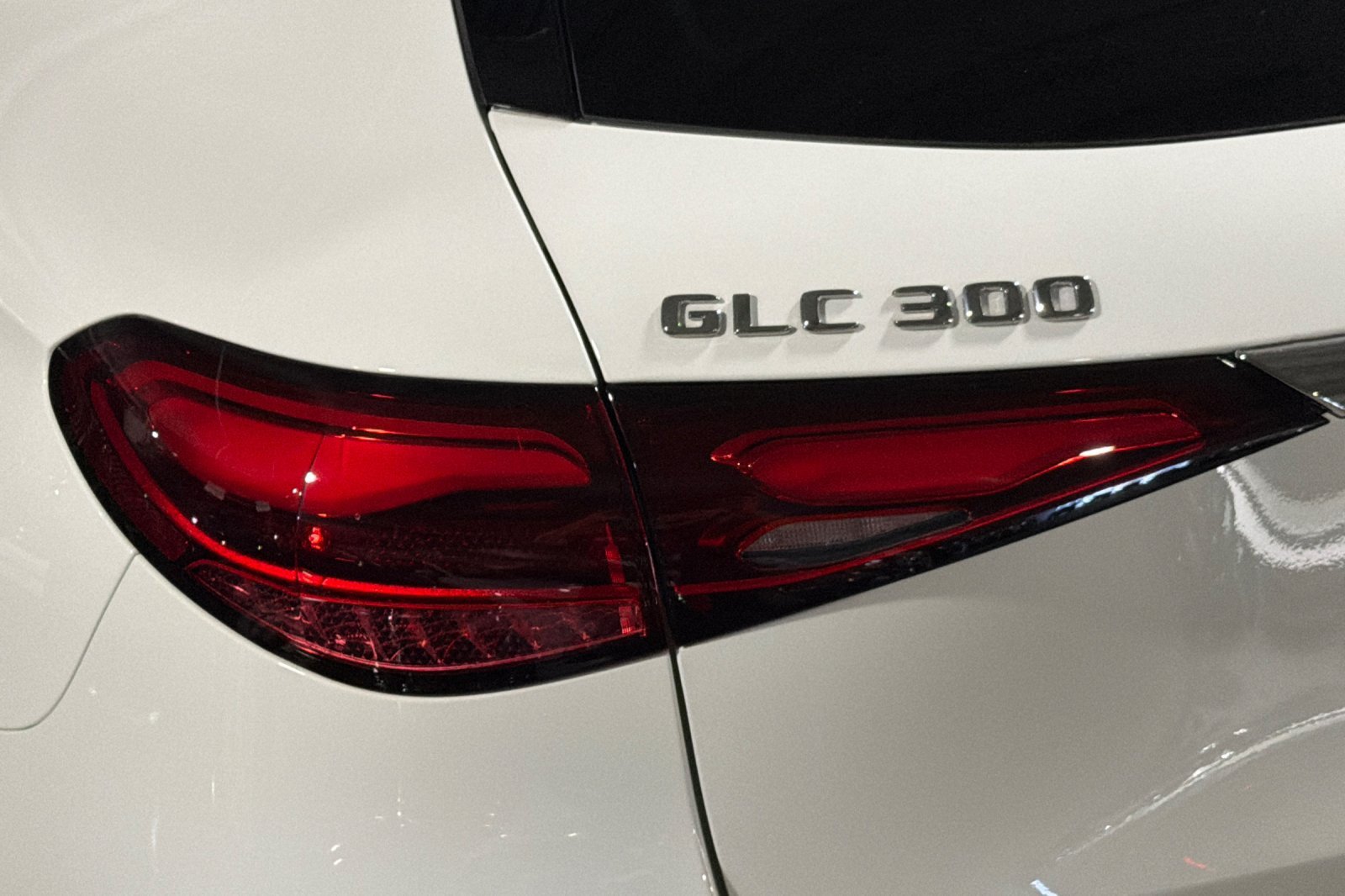 Used 2024 Mercedes-Benz GLC 300 image 26