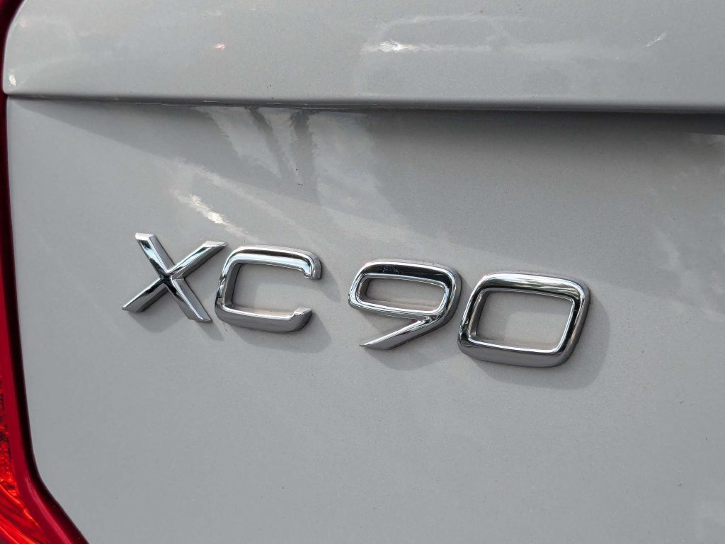 Certified 2023 Volvo XC90 B5 Plus w/ Protection Package Premier AWD/4WD image 16