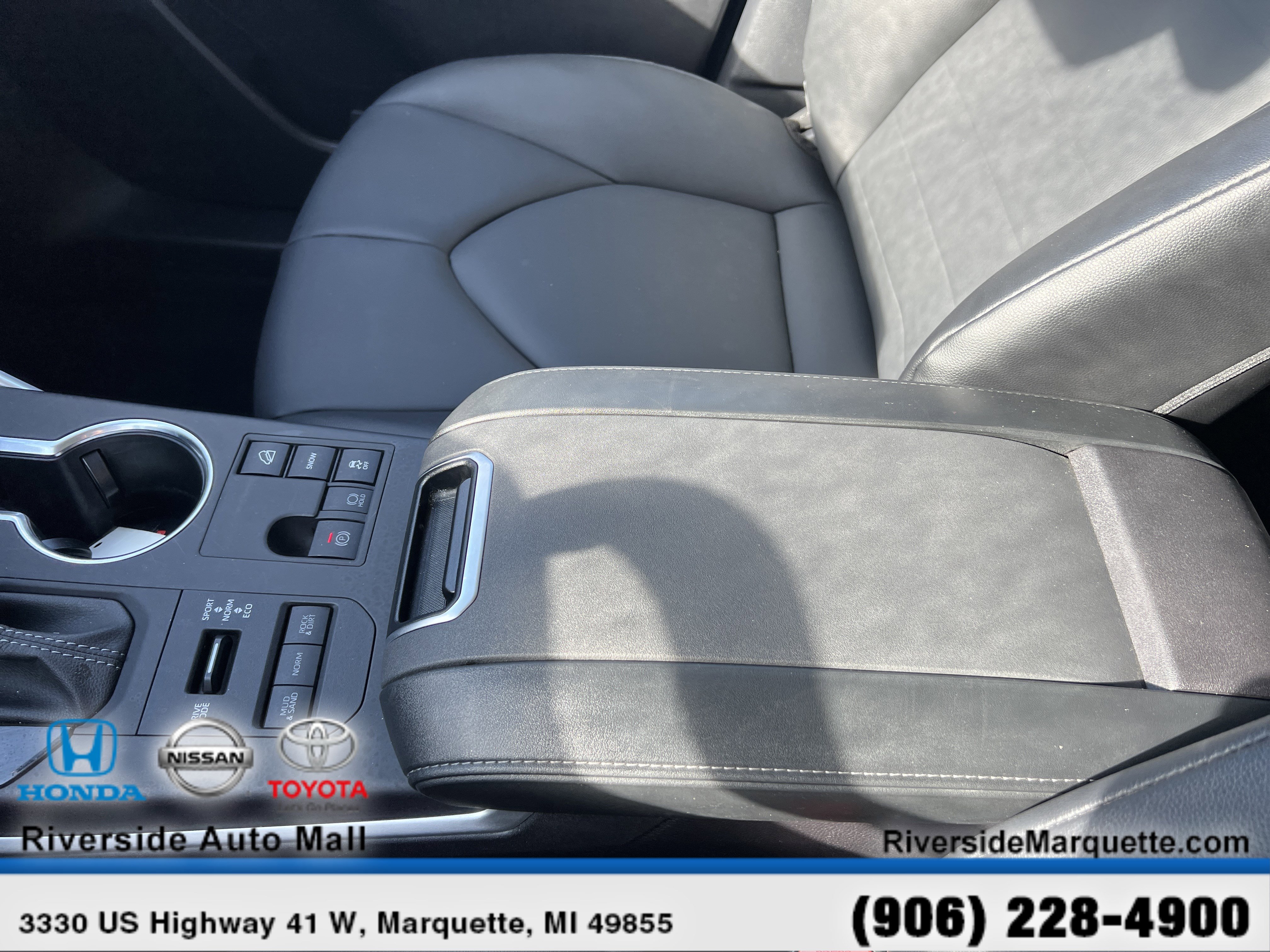 Used 2025 Toyota Highlander XLE image 20