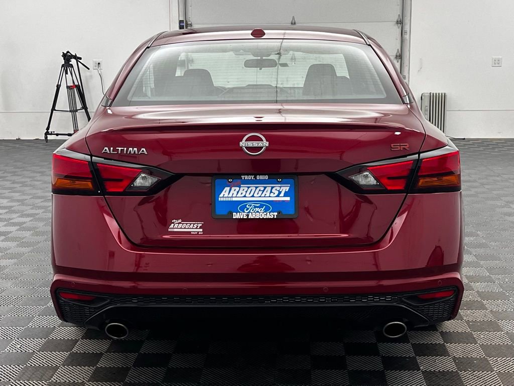 Used 2025 Nissan Altima 2.5 SR FWD image 9