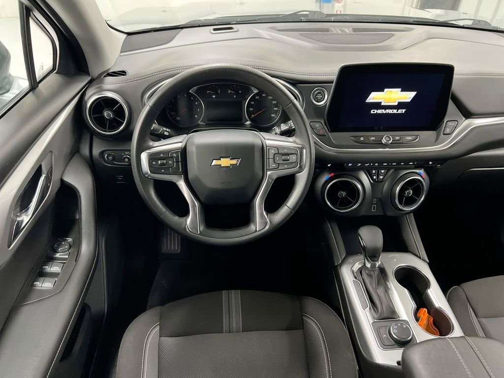 Used 2025 Chevrolet Blazer LT image 11