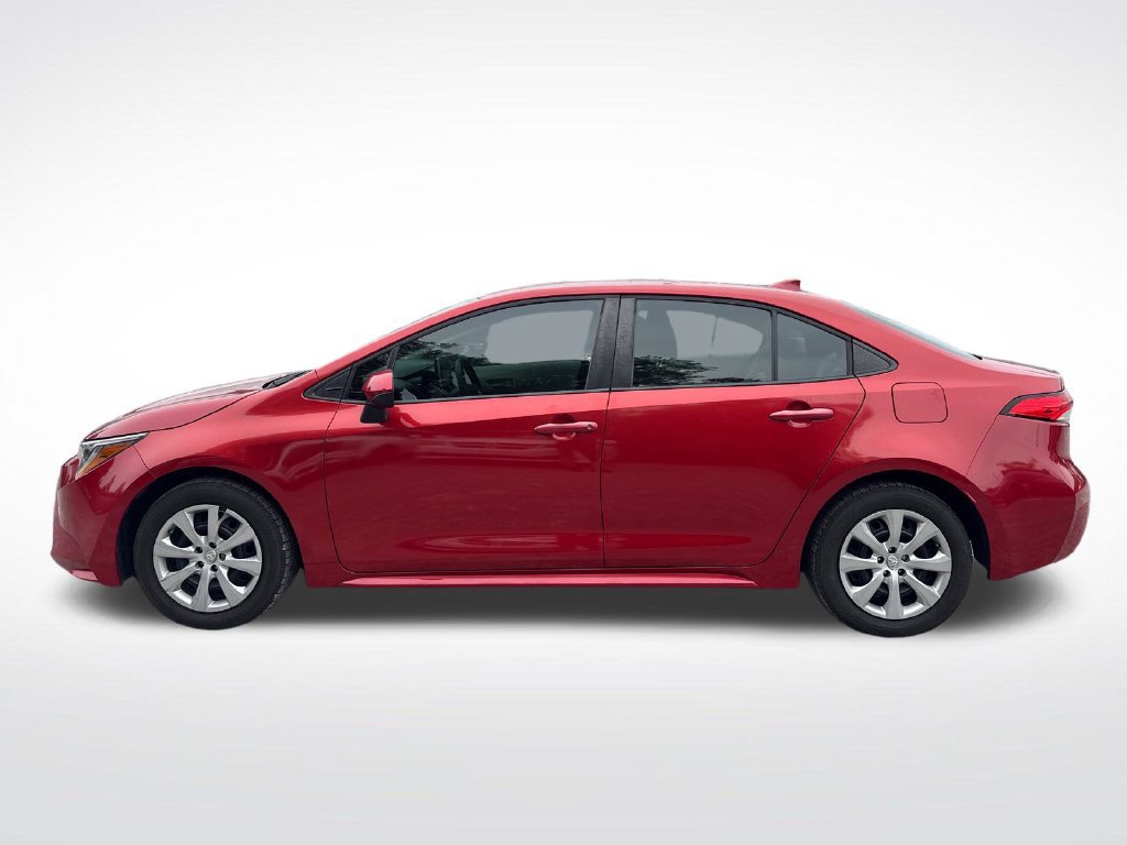 Used 2020 Toyota Corolla LE FWD image 2