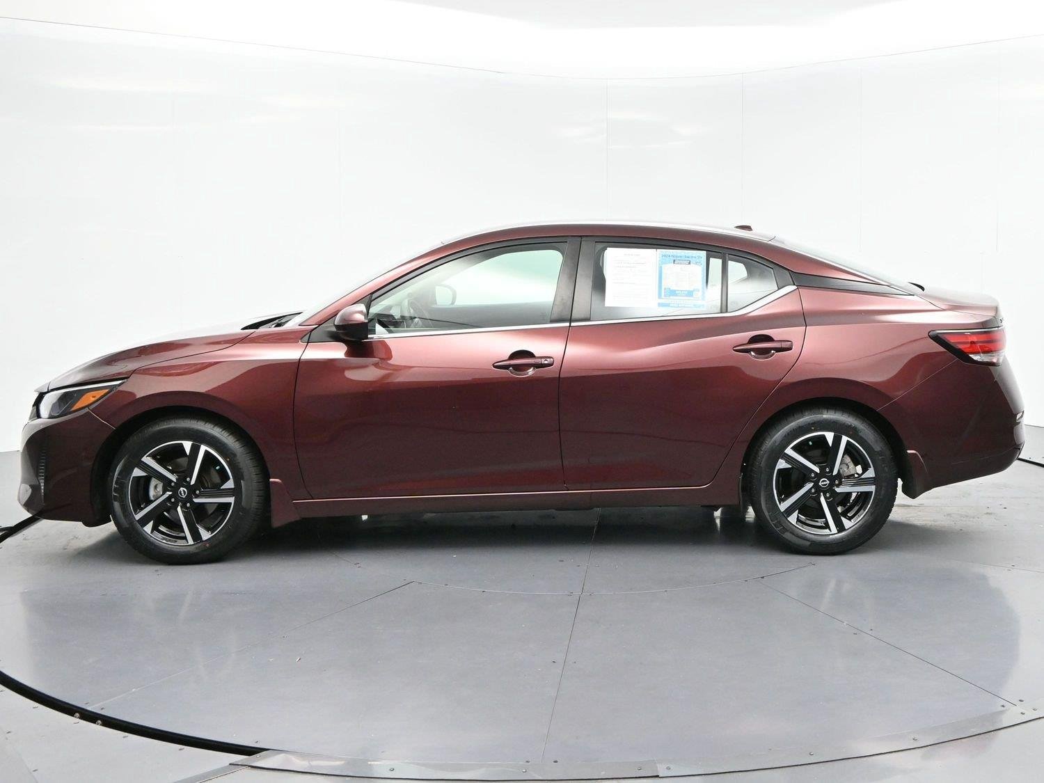 Used 2024 Nissan Sentra SV FWD image 4