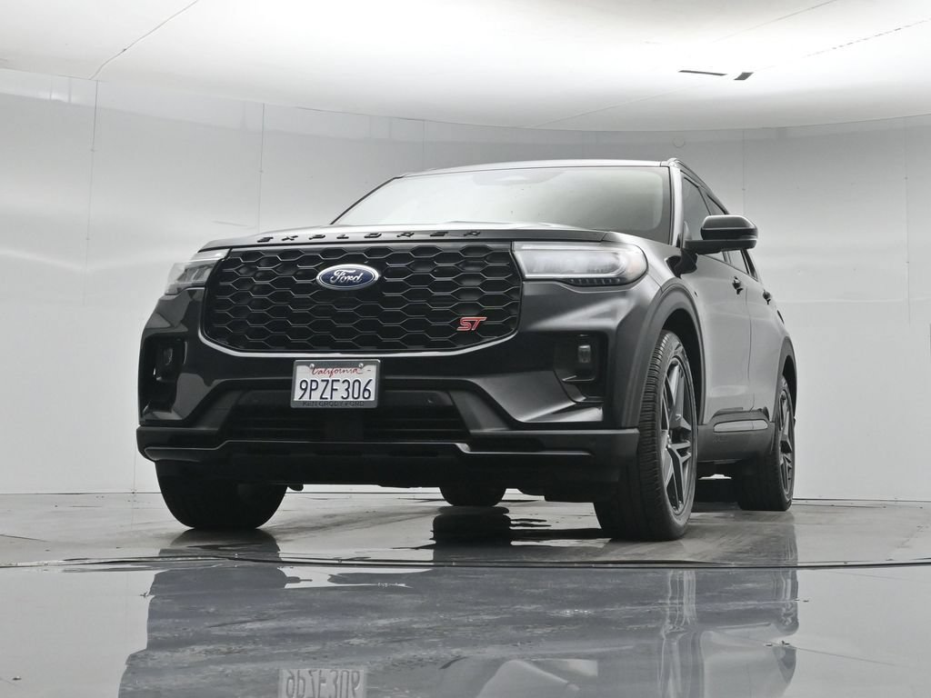 Used 2025 Ford Explorer ST RWD image 48
