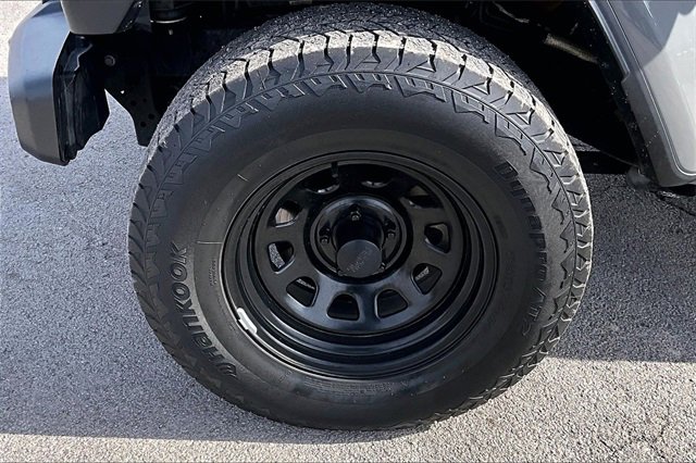 Used 2021 Jeep Gladiator Sport image 35