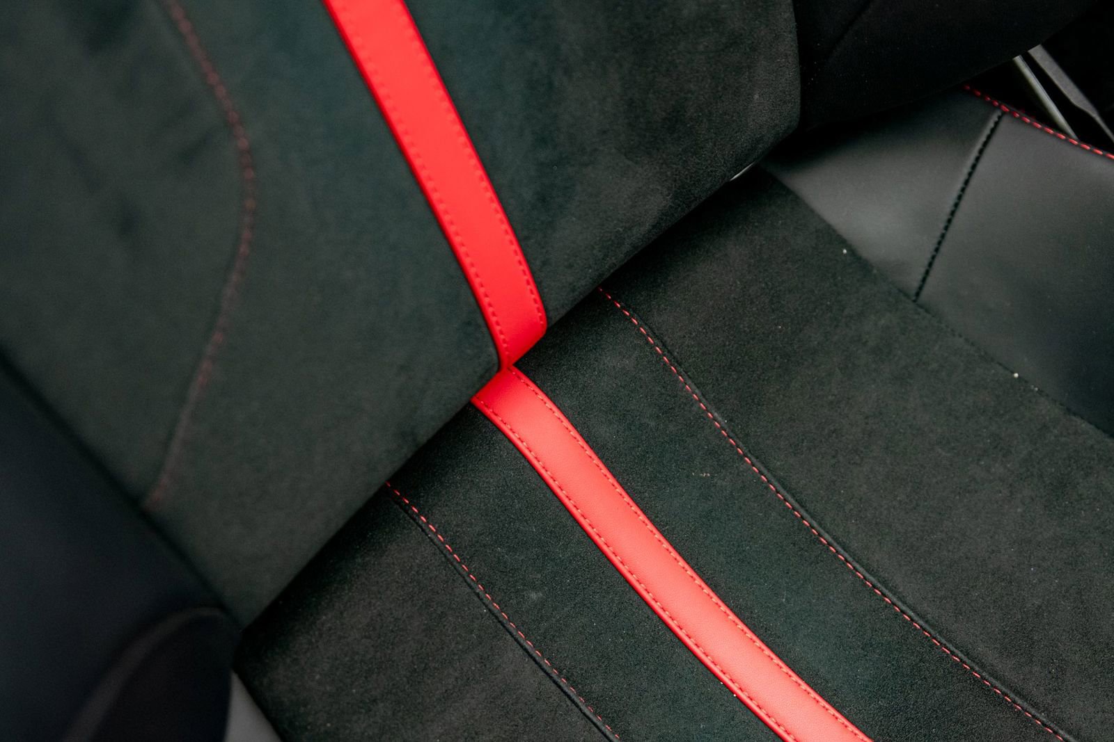 Used 2020 Ferrari 488 Pista Spider image 29