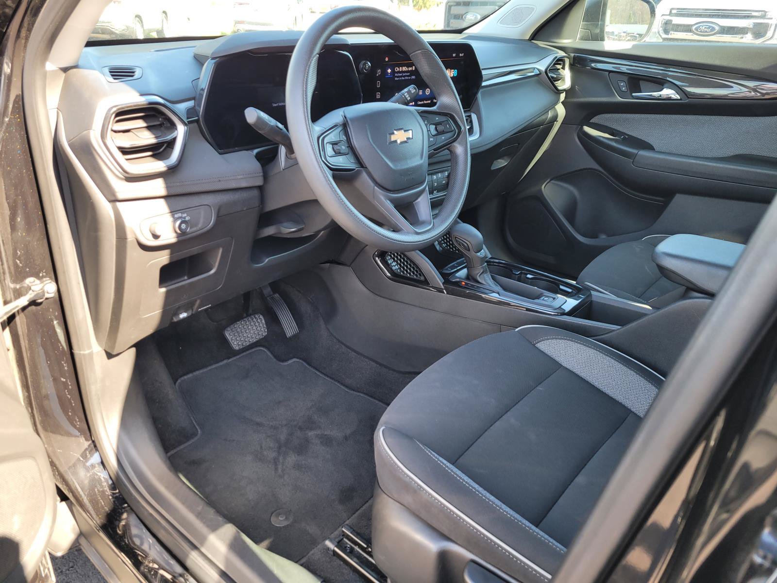 Used 2024 Chevrolet TrailBlazer LS FWD image 11