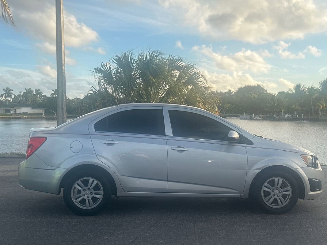 Used 2014 Chevrolet Sonic LT image 6