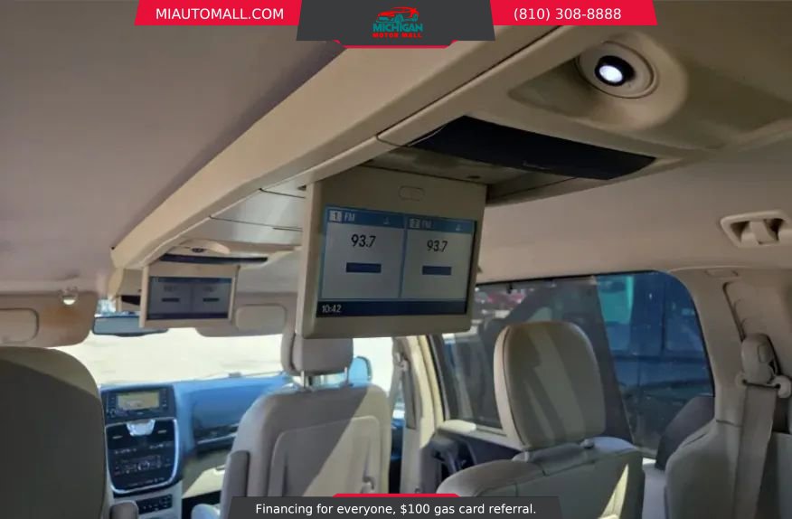 Used 2013 Chrysler Town & Country Touring-L w/ Premium Group image 13