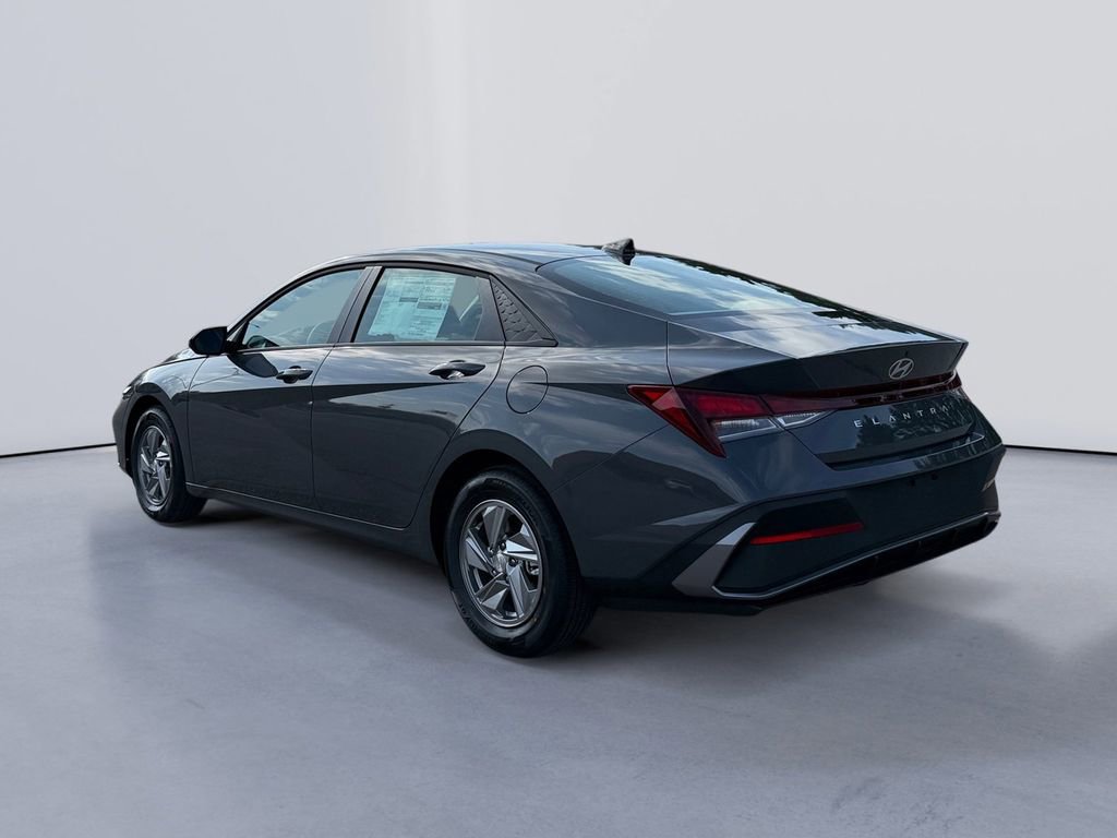 New 2026 Hyundai Elantra SE image 5