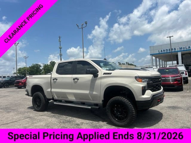 New 2026 Chevrolet Silverado 1500 Custom Trail Boss w/ LPO, Dark Essentials Package