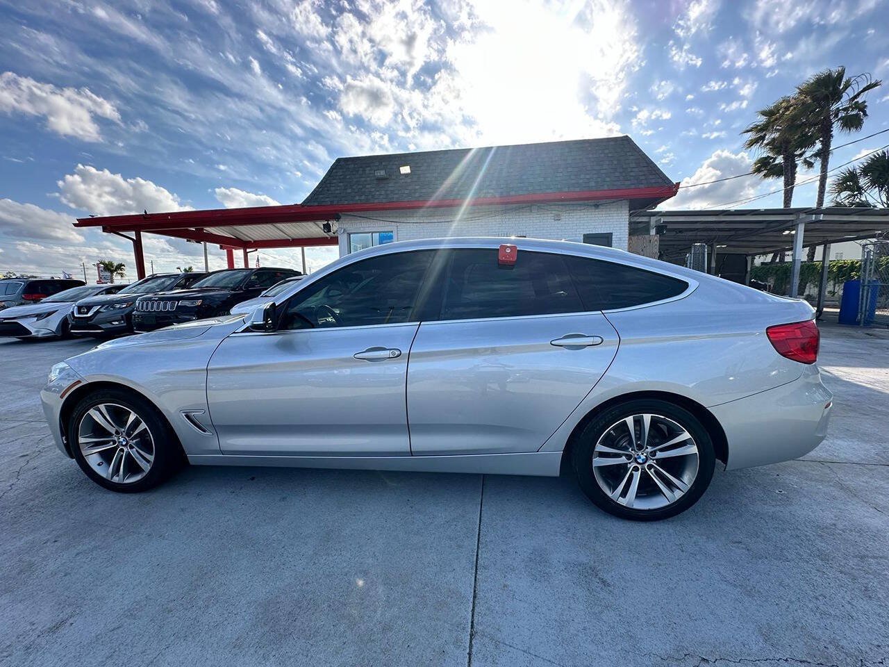 Used 2017 BMW 330i Gran Turismo xDrive AWD/4WD image 10