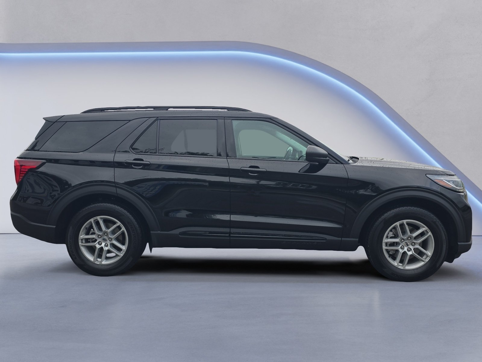 Used 2026 Ford Explorer Active RWD image 7