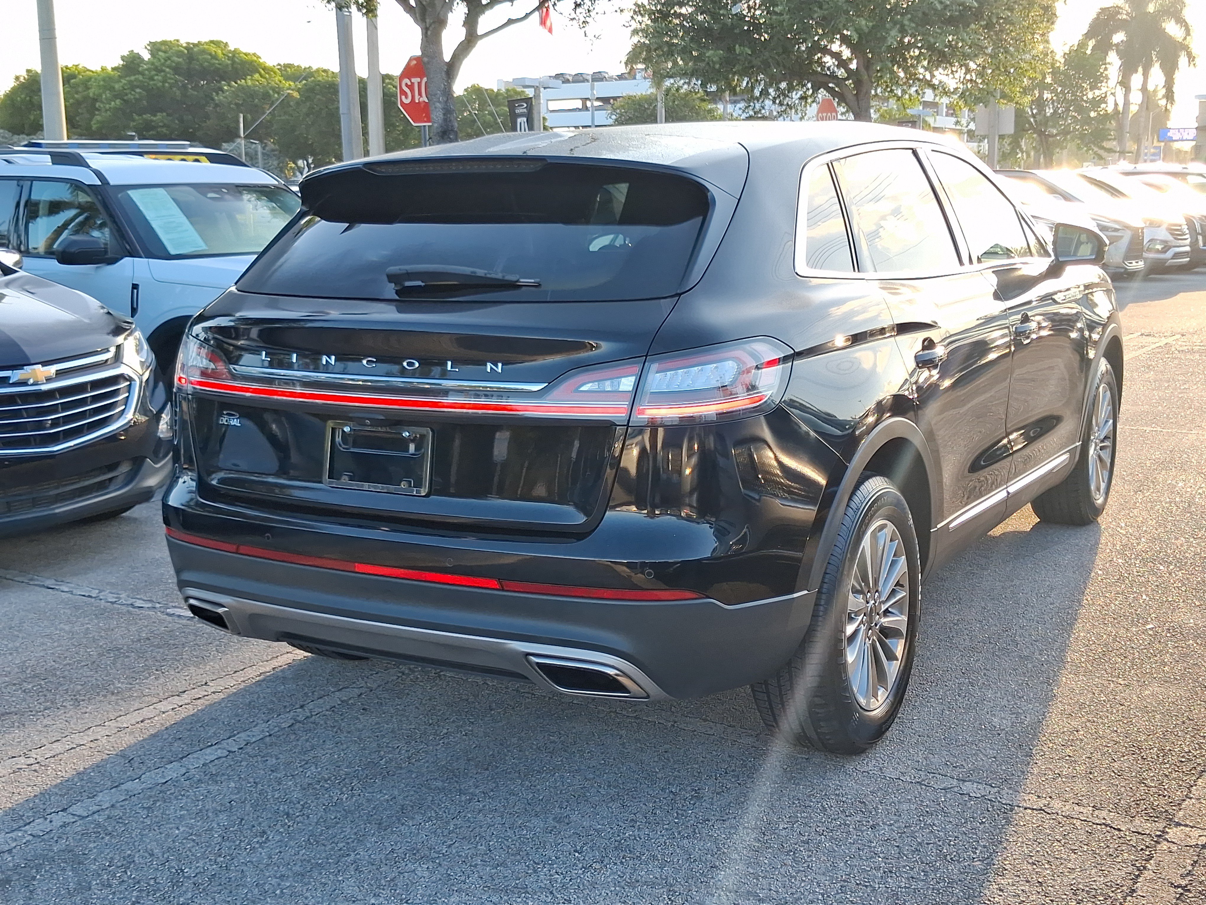 Used 2022 Lincoln Nautilus Reserve FWD image 4