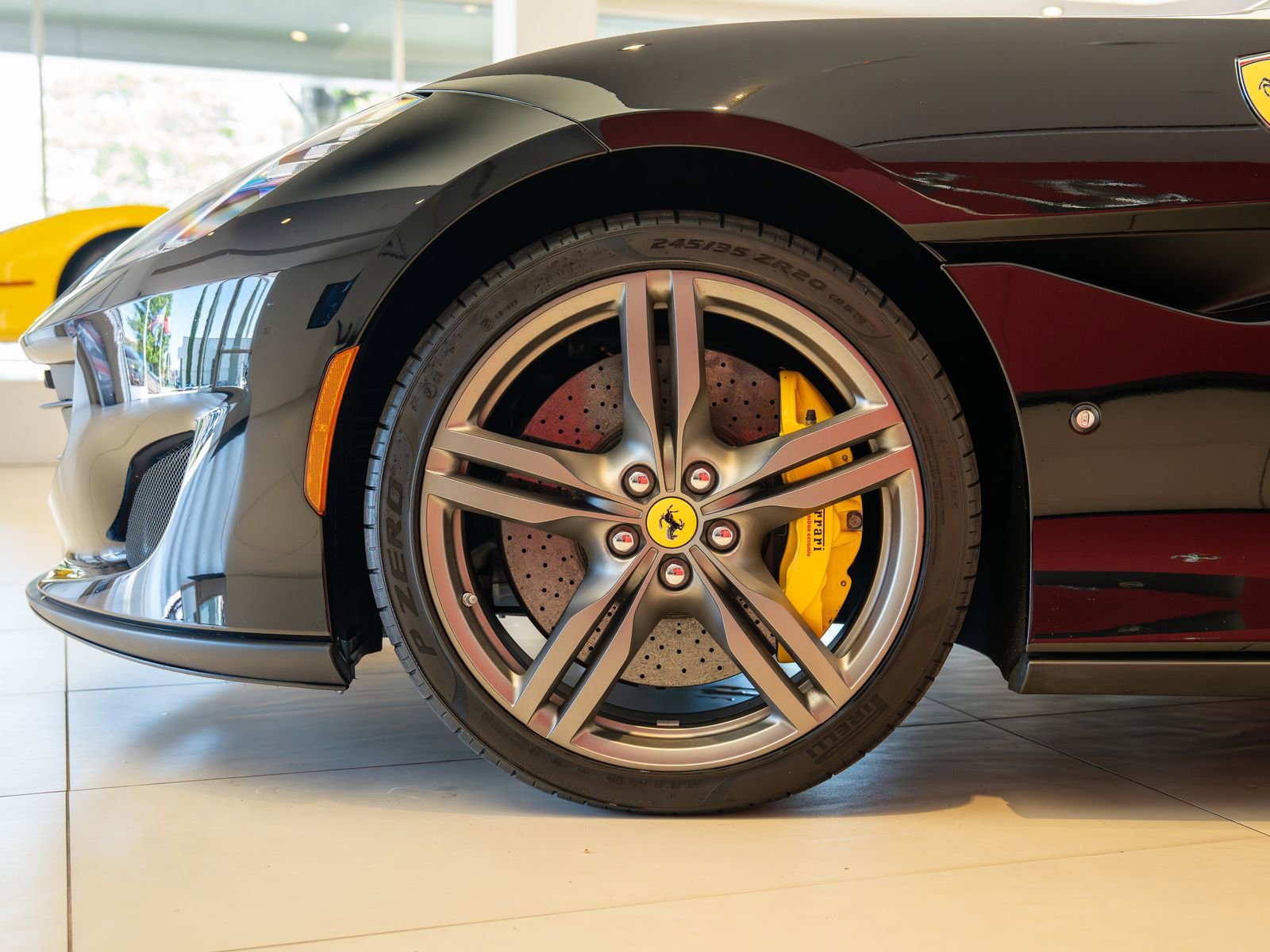 Used 2019 Ferrari Portofino RWD image 4