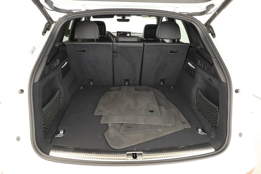 Certified 2025 Audi Q5 e Premium Plus w/ Premium Plus Package image 29