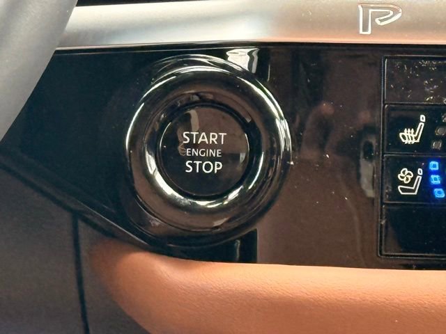 New 2026 Nissan Pathfinder Platinum AWD/4WD image 32