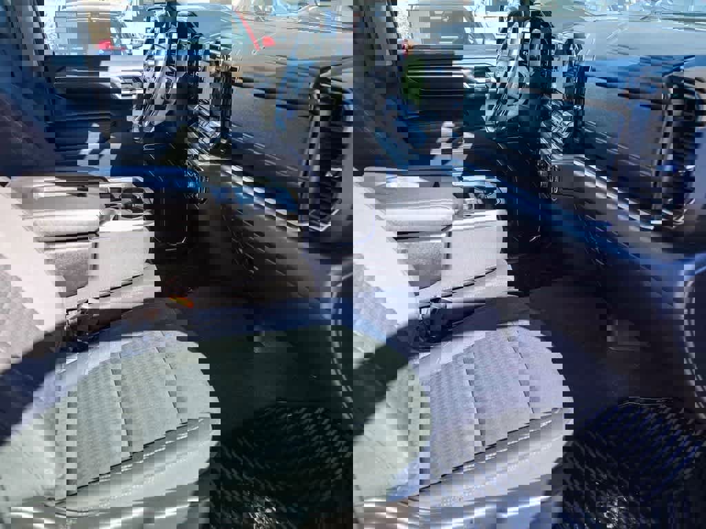 Used 2022 Chevrolet Silverado 1500 LT image 16