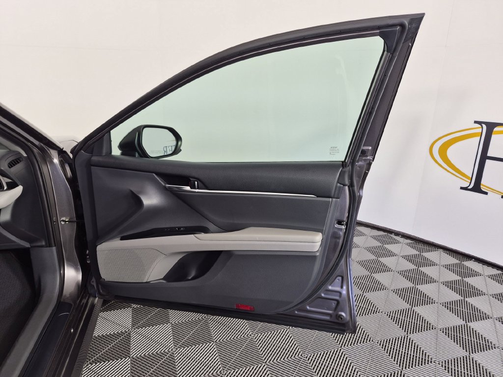 Used 2020 Toyota Camry LE w/ Carpet Mat Package FWD image 34