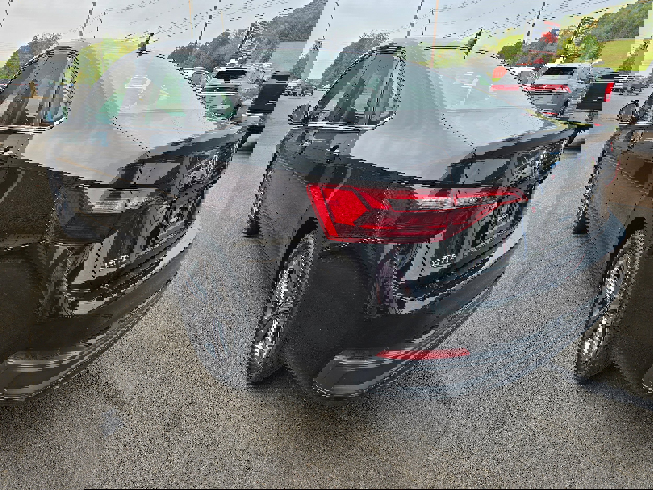 Certified 2023 Volkswagen Jetta SE image 5