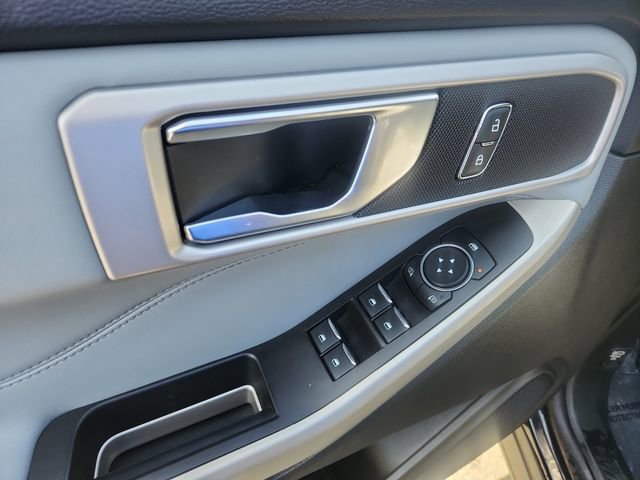 Certified 2021 Ford Explorer XLT w/ Equipment Group 202A image 11