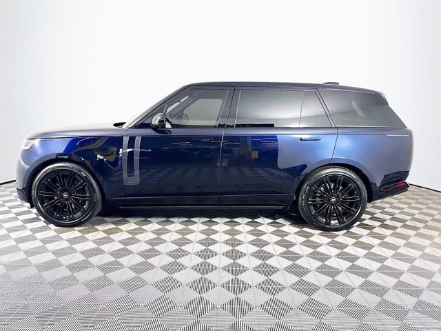 Used 2025 Land Rover Range Rover Long Wheelbase Autobiography image 4