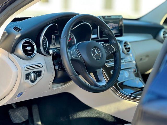 Used 2018 Mercedes-Benz C 300 4MATIC Sedan image 11