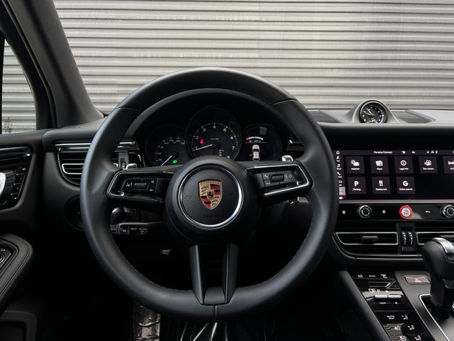 Used 2025 Porsche Macan image 14