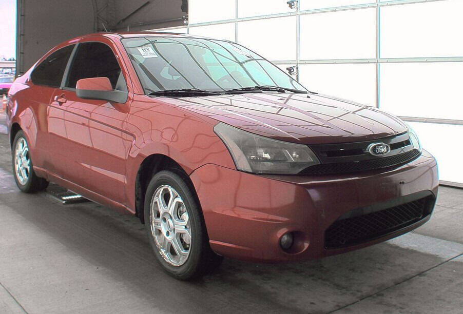 Used 2010 Ford Focus SE image 5