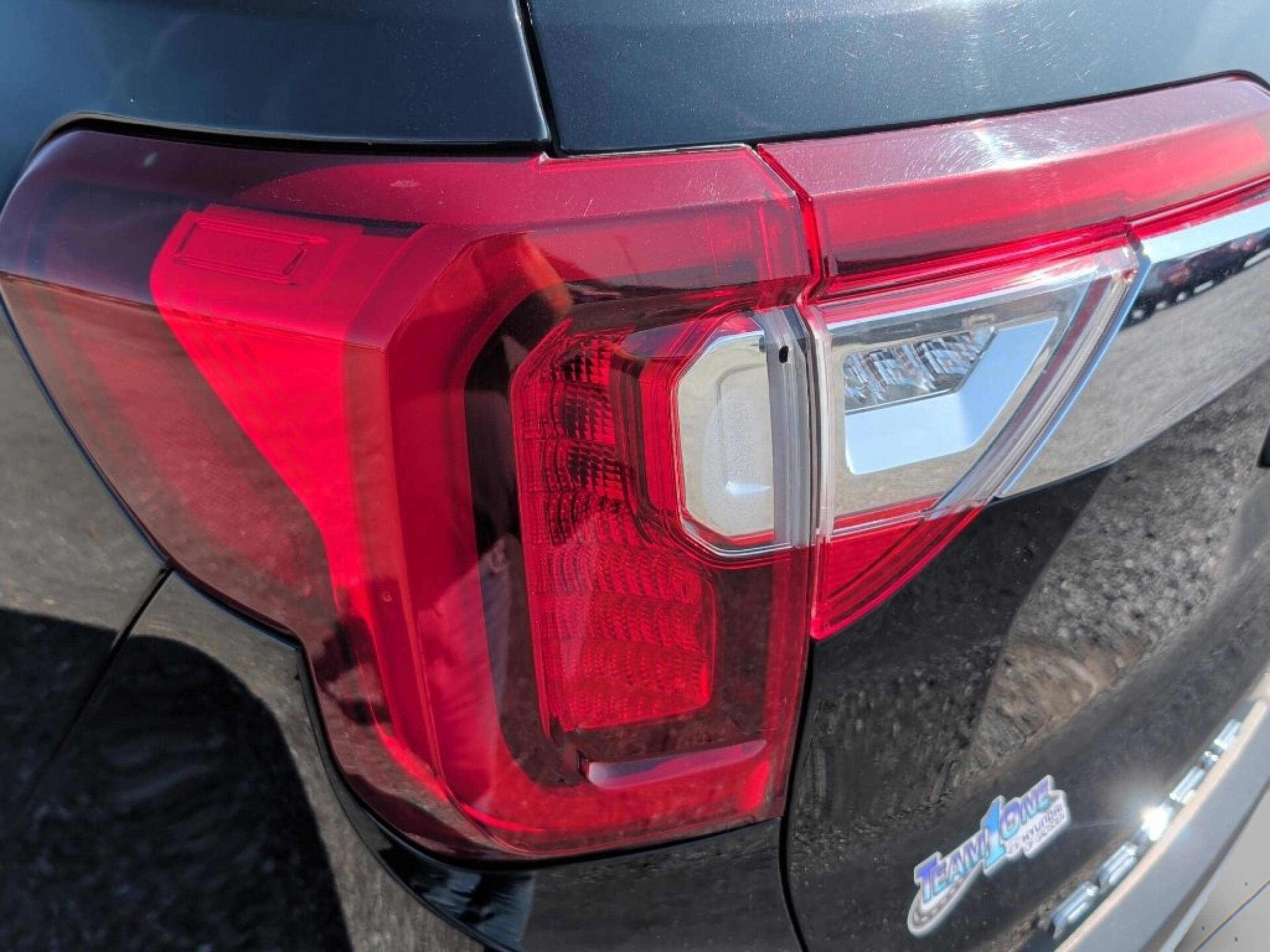 Used 2023 GMC Acadia SLE image 21