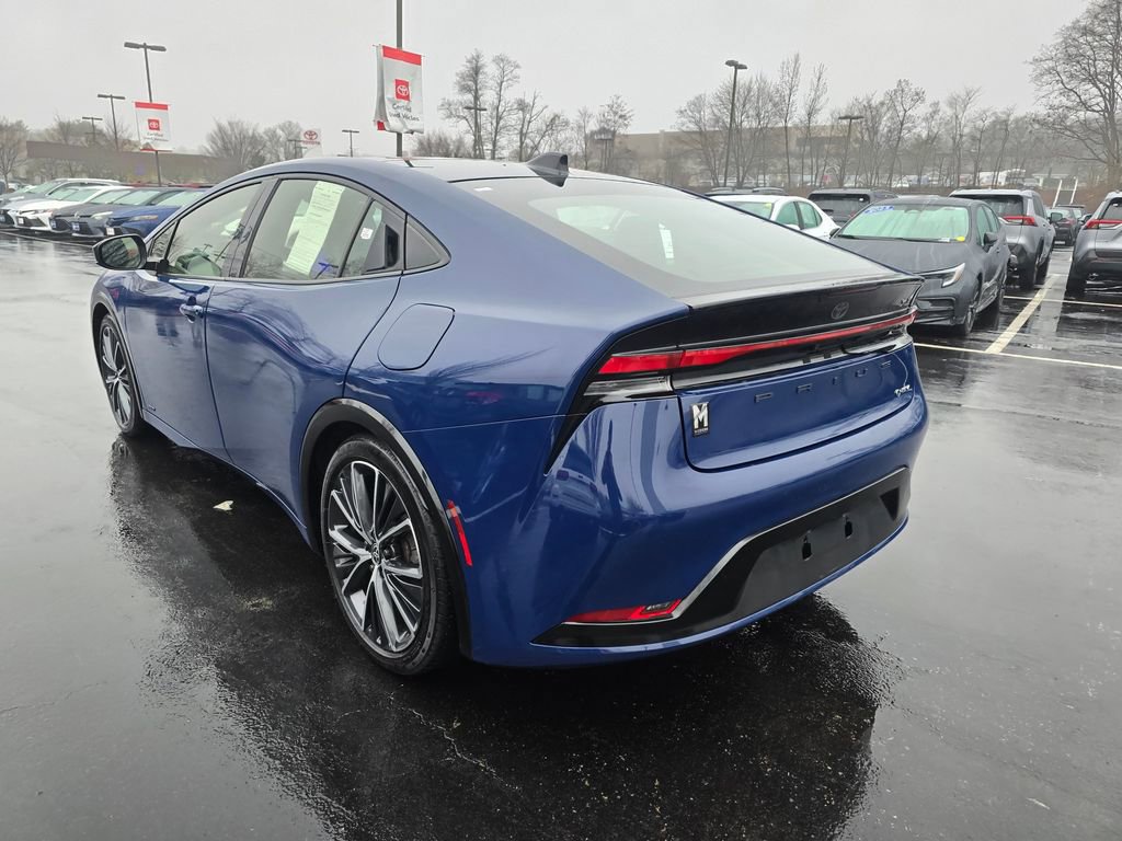 Used 2023 Toyota Prius XLE AWD/4WD image 5