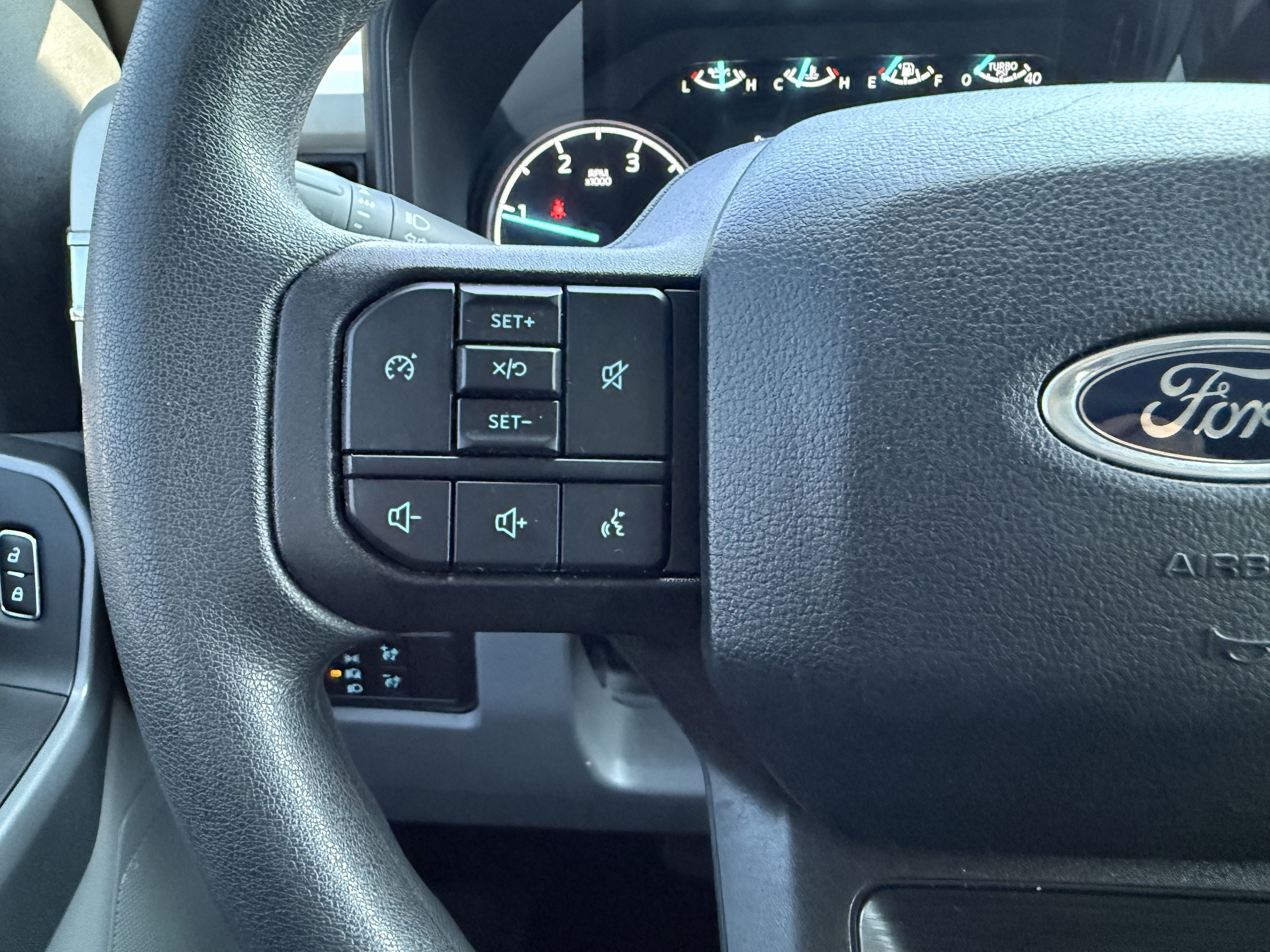 Used 2024 Ford F250 XLT AWD/4WD image 17