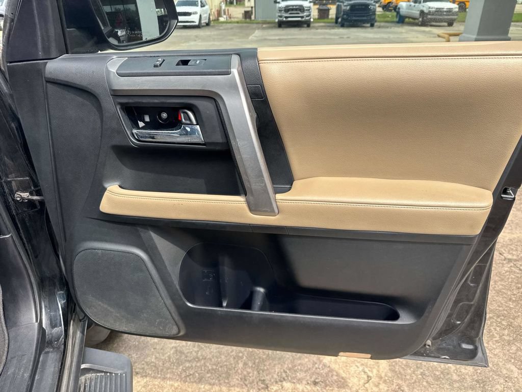 Used 2016 Toyota 4Runner SR5 RWD image 34