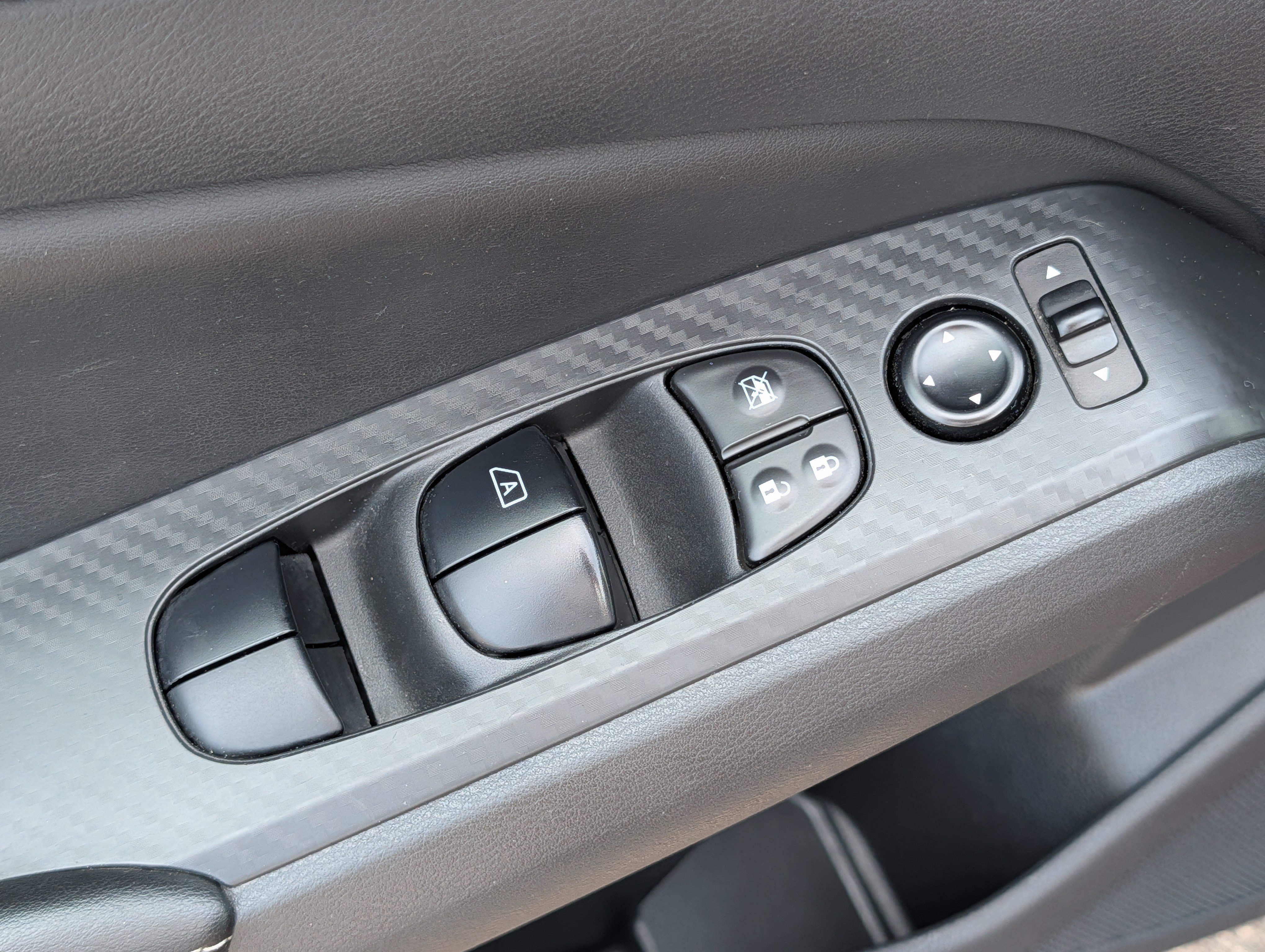 Used 2024 Nissan Altima 2.5 SV FWD image 19