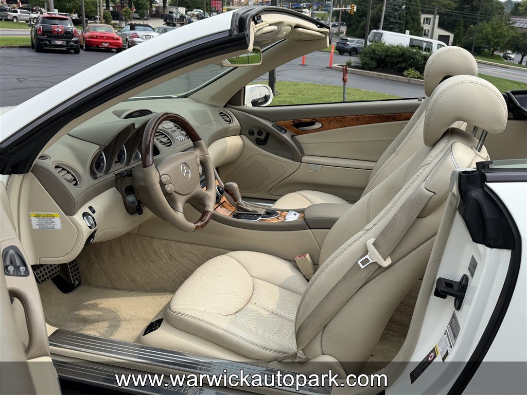 Used 2008 Mercedes-Benz SL 550 image 7