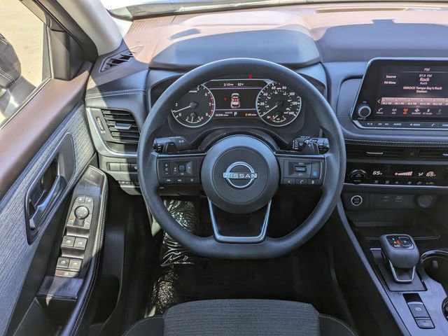 Used 2023 Nissan Rogue SV image 17