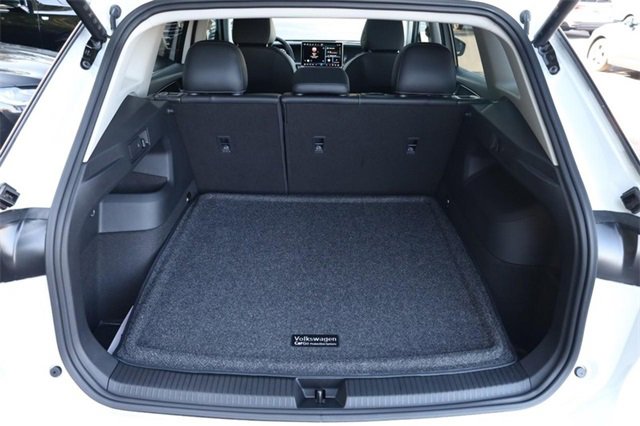 New 2025 Volkswagen Tiguan SE image 7