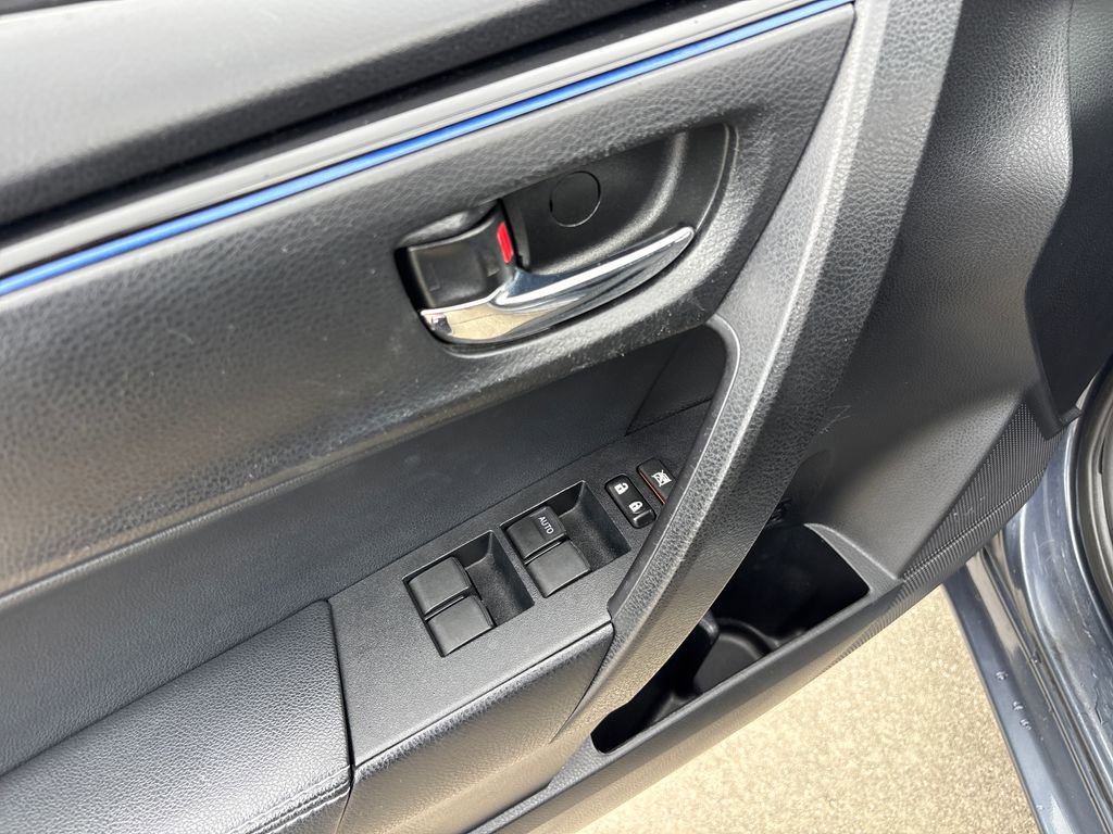 Used 2017 Toyota Corolla SE image 16