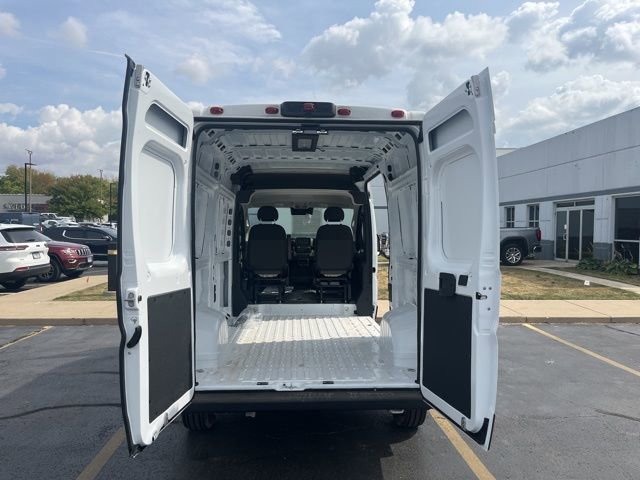 Used 2025 RAM ProMaster 2500 w/ Convenience Group image 12