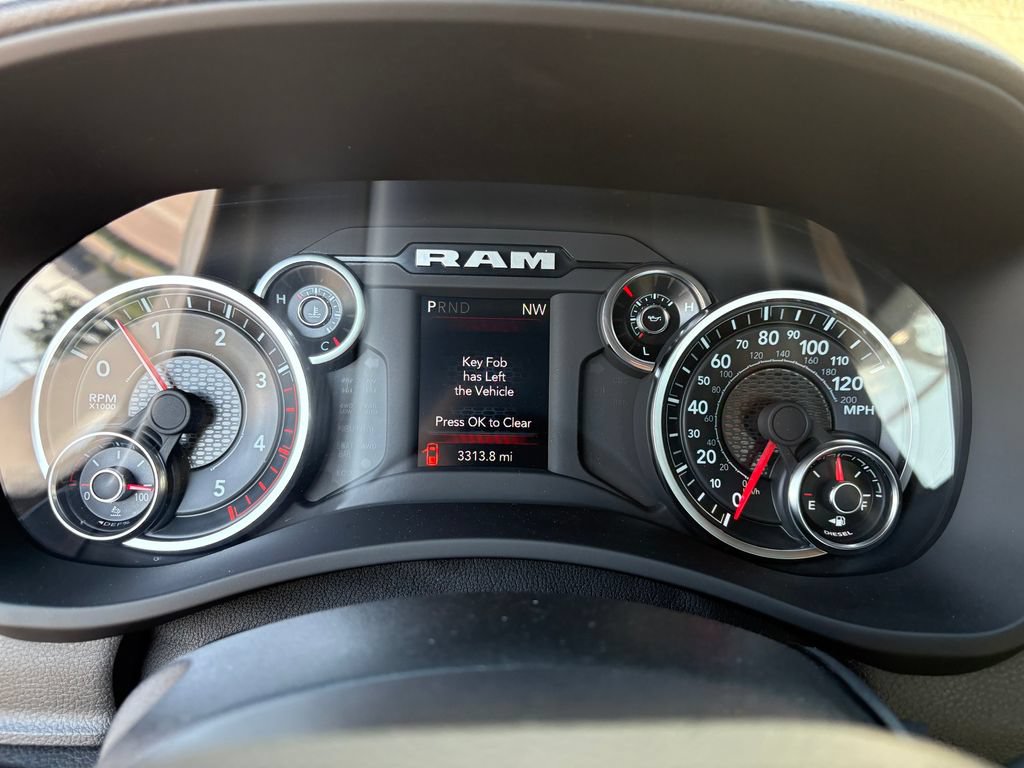 Used 2024 RAM 3500 Tradesman w/ Chrome Appearance Group AWD/4WD image 15