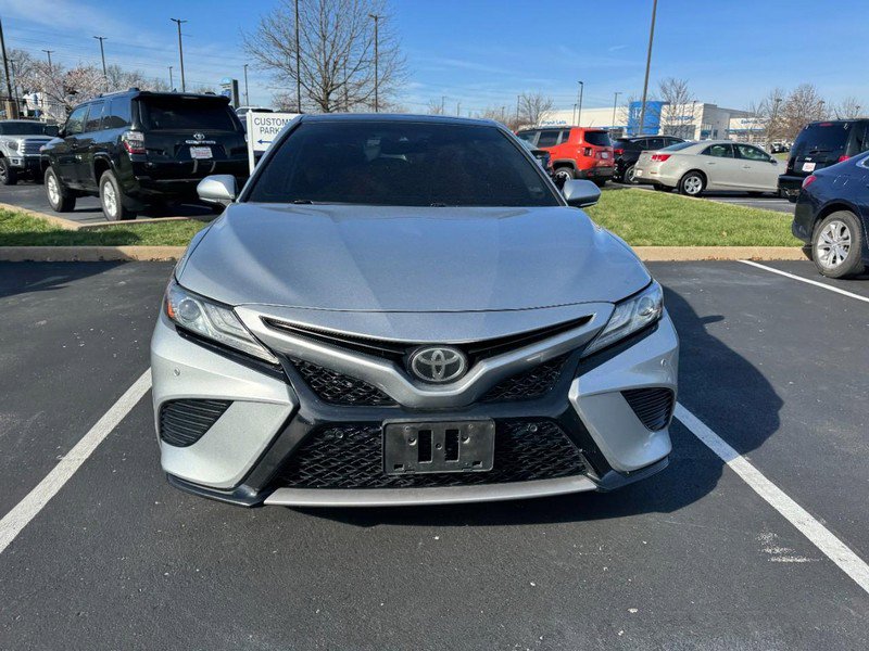 Used 2018 Toyota Camry XSE image 3