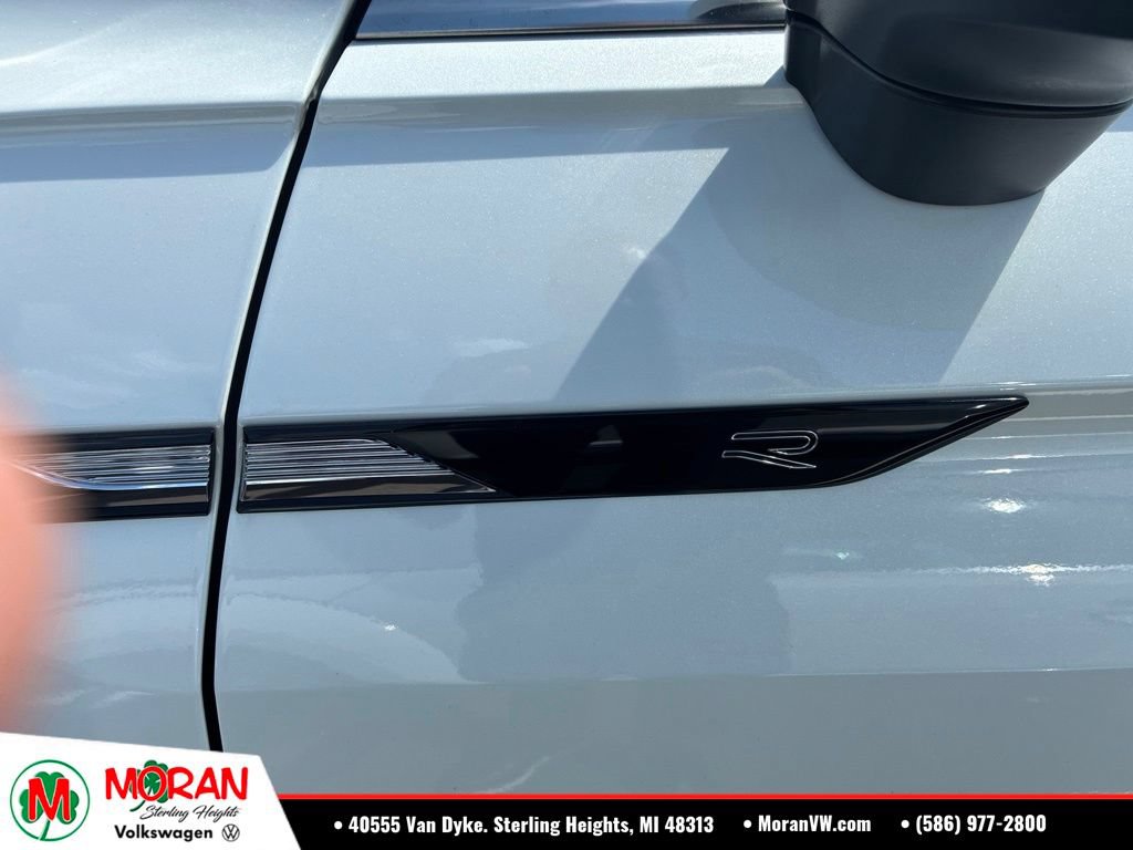Certified 2022 Volkswagen Tiguan SEL R-Line AWD/4WD image 11