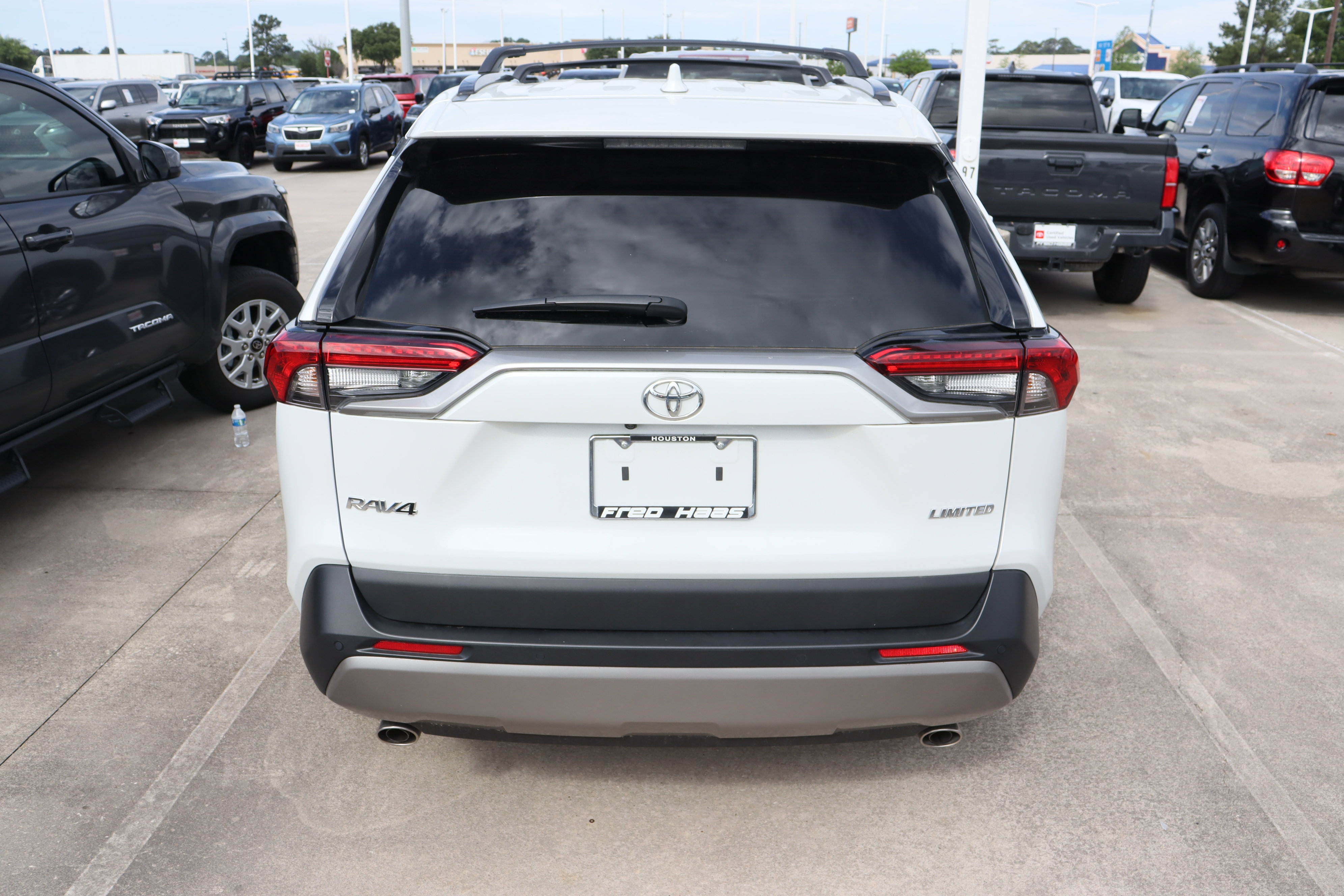 Used 2025 Toyota RAV4 Limited image 8