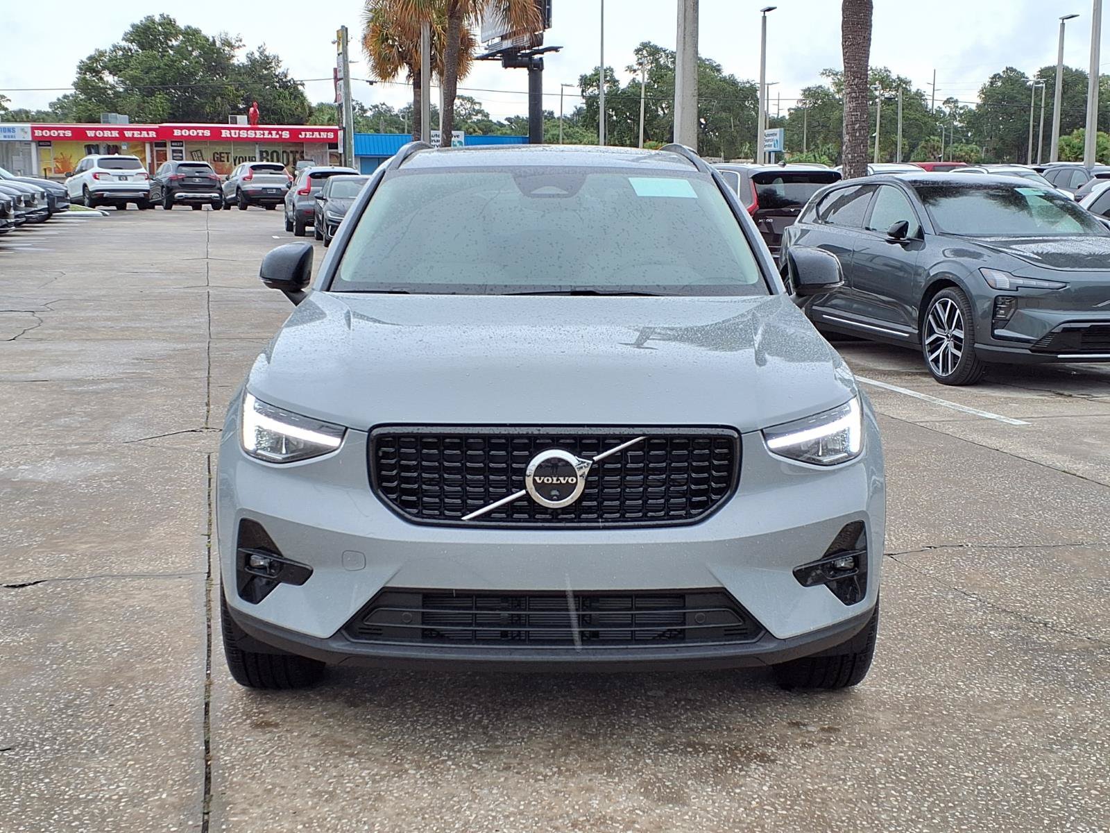New 2026 Volvo XC40 B5 Plus w/ Protection Package Premier AWD/4WD image 2