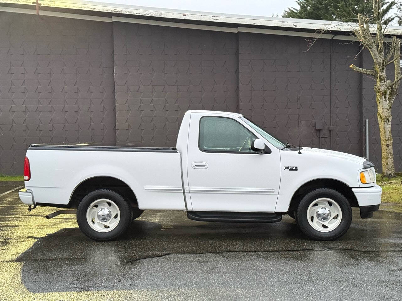 Used 1998 Ford F150 XL RWD image 5