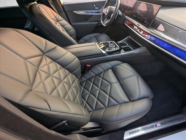 Certified 2025 BMW 740i w/ Premium Package image 22