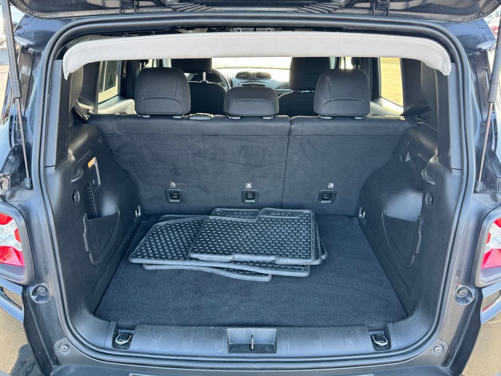 Used 2022 Jeep Renegade Sport w/ Sport Appearance Group image 15