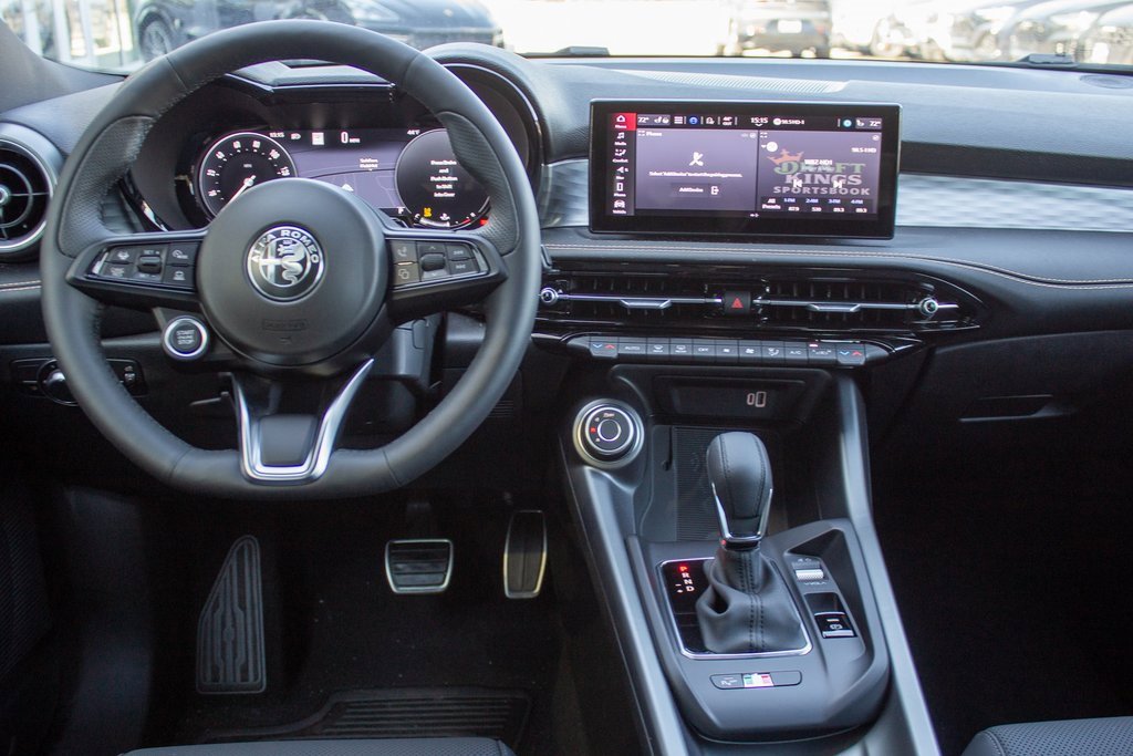 Used 2025 Alfa Romeo Tonale w/ Premium Package image 13